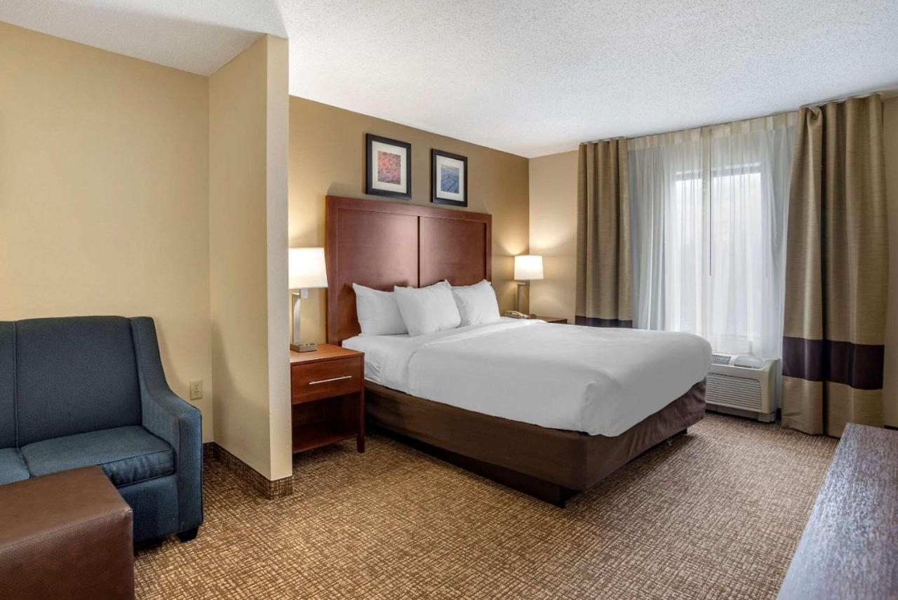 Comfort Inn & Suites Cambridge Εξωτερικό φωτογραφία