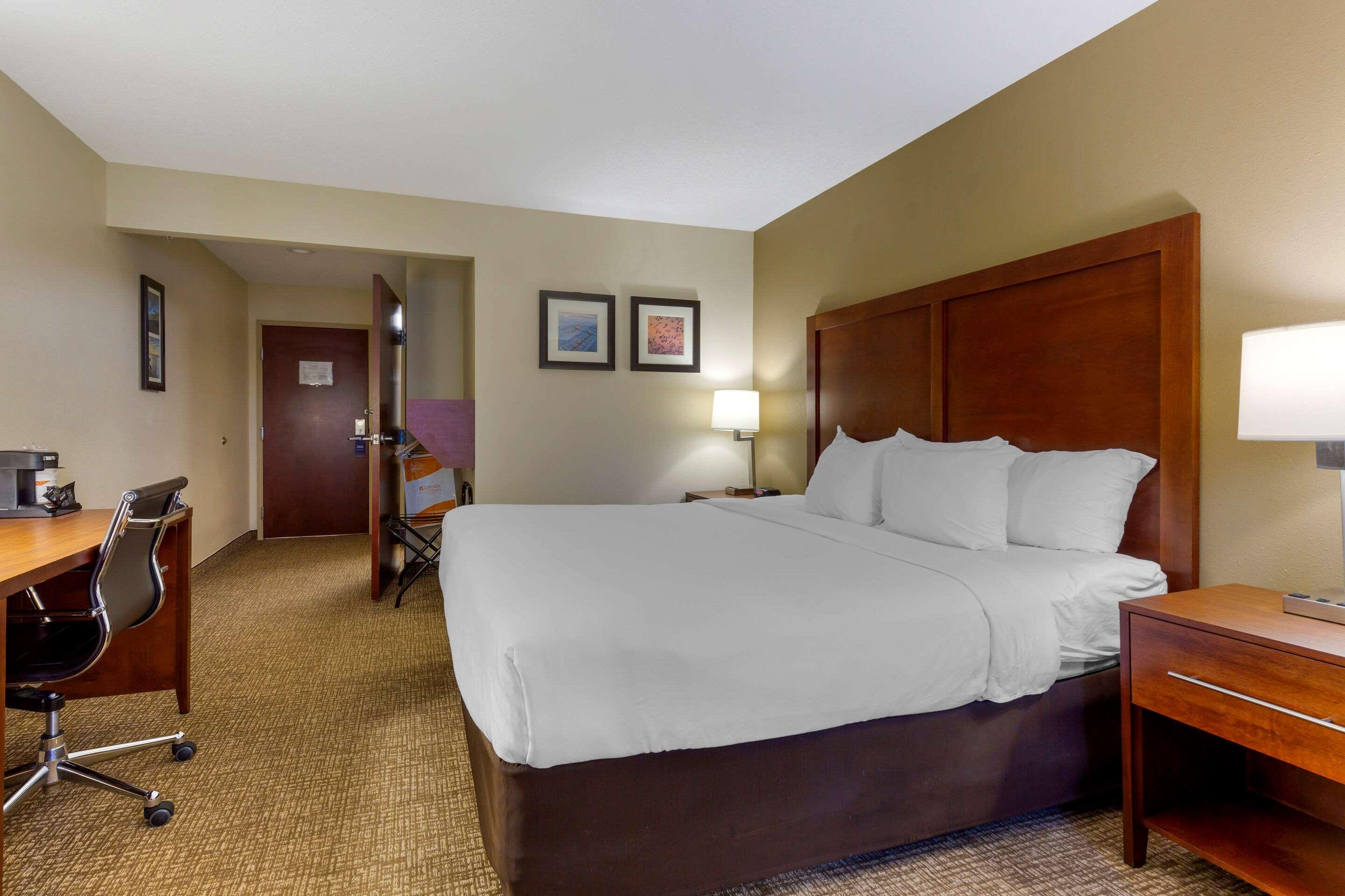 Comfort Inn & Suites Cambridge Εξωτερικό φωτογραφία