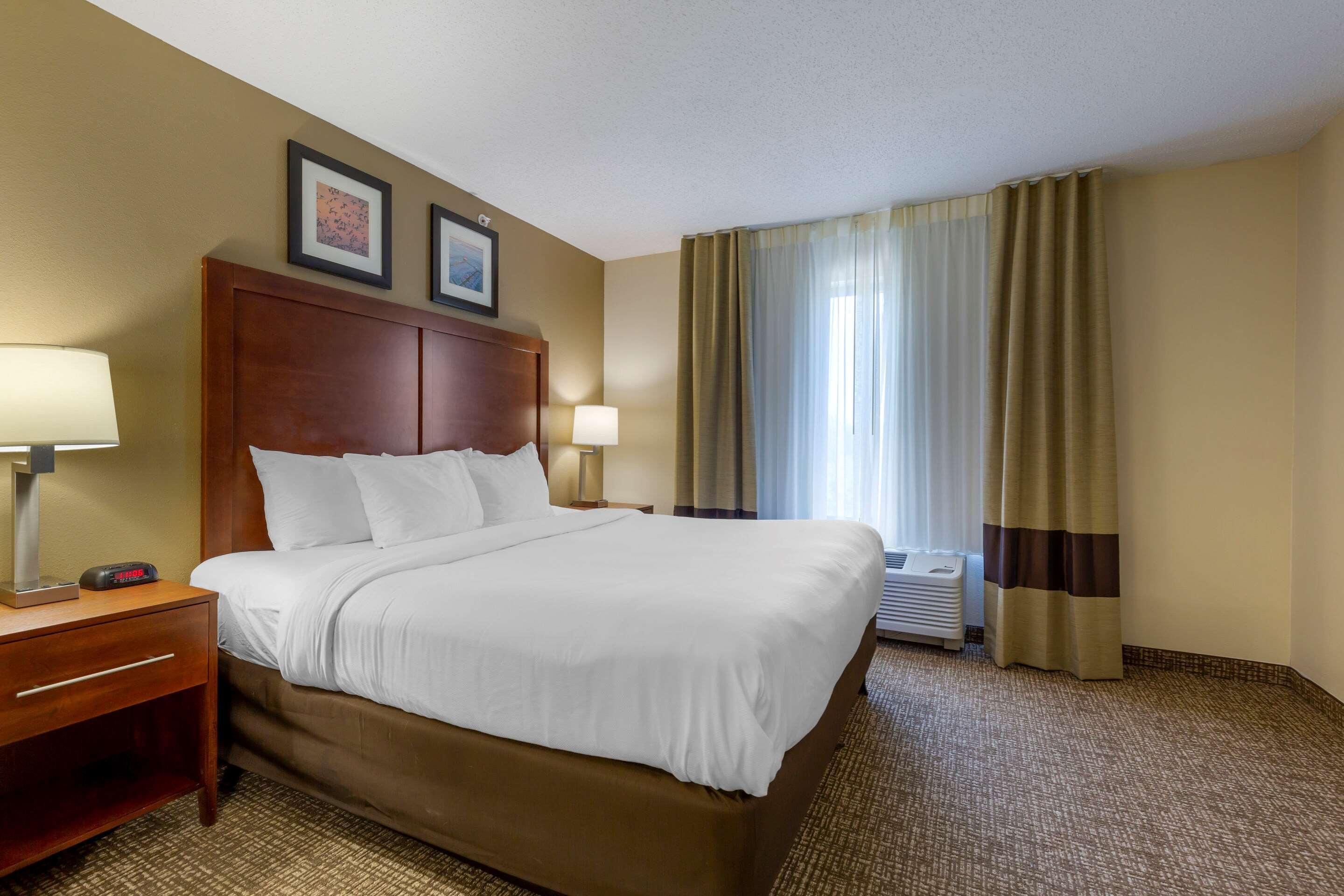 Comfort Inn & Suites Cambridge Εξωτερικό φωτογραφία