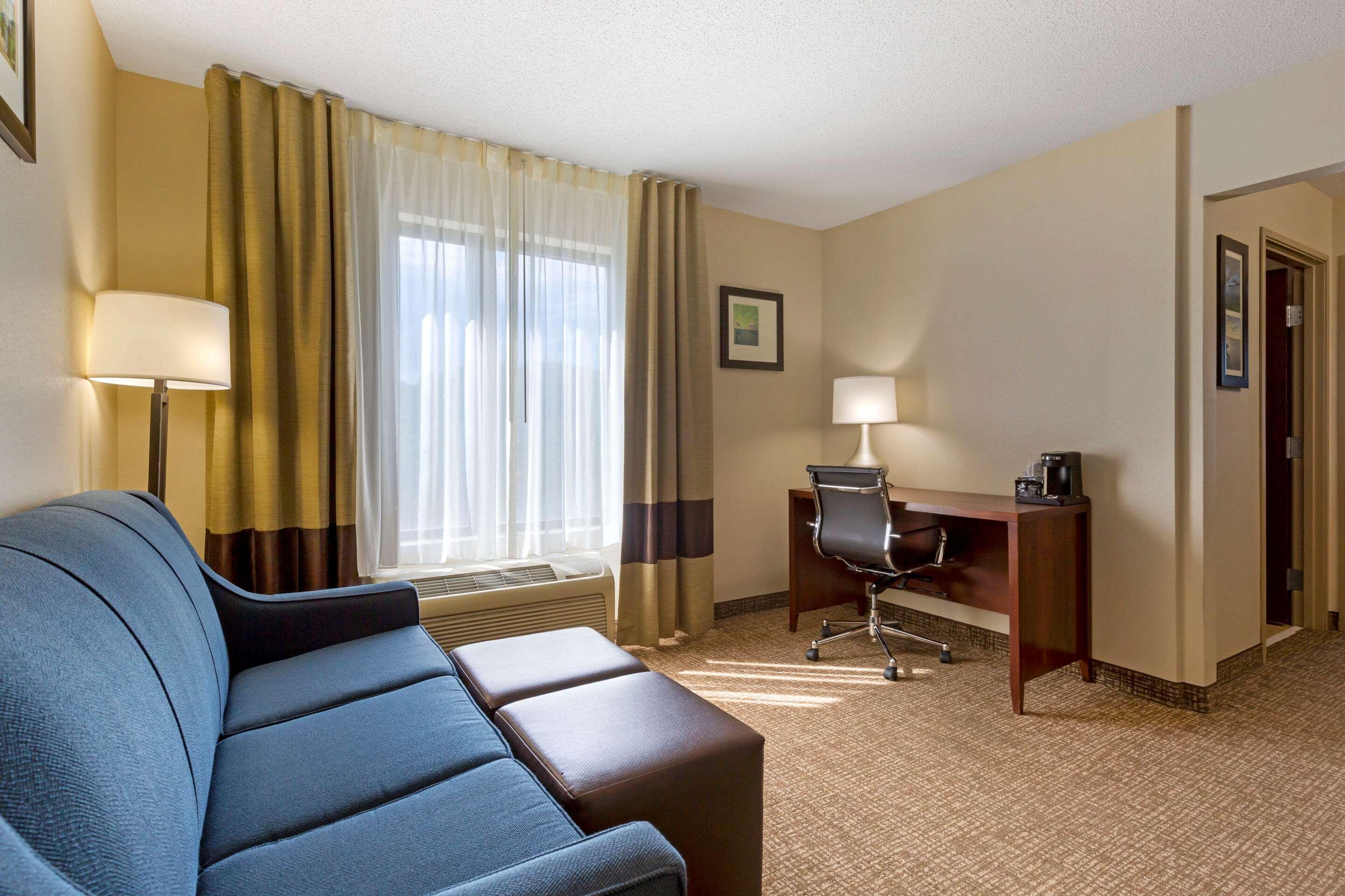 Comfort Inn & Suites Cambridge Εξωτερικό φωτογραφία