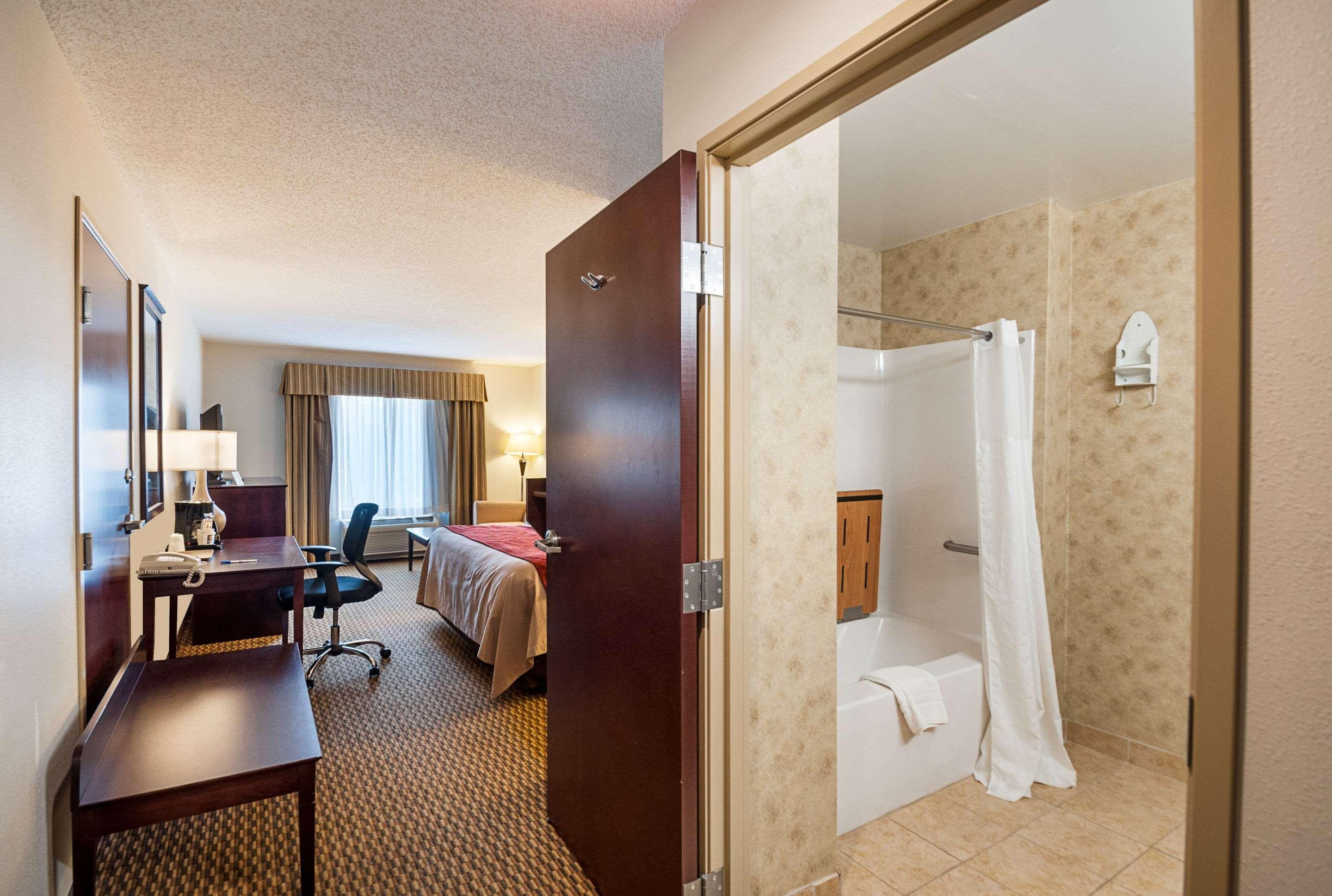 Comfort Inn & Suites Cambridge Εξωτερικό φωτογραφία