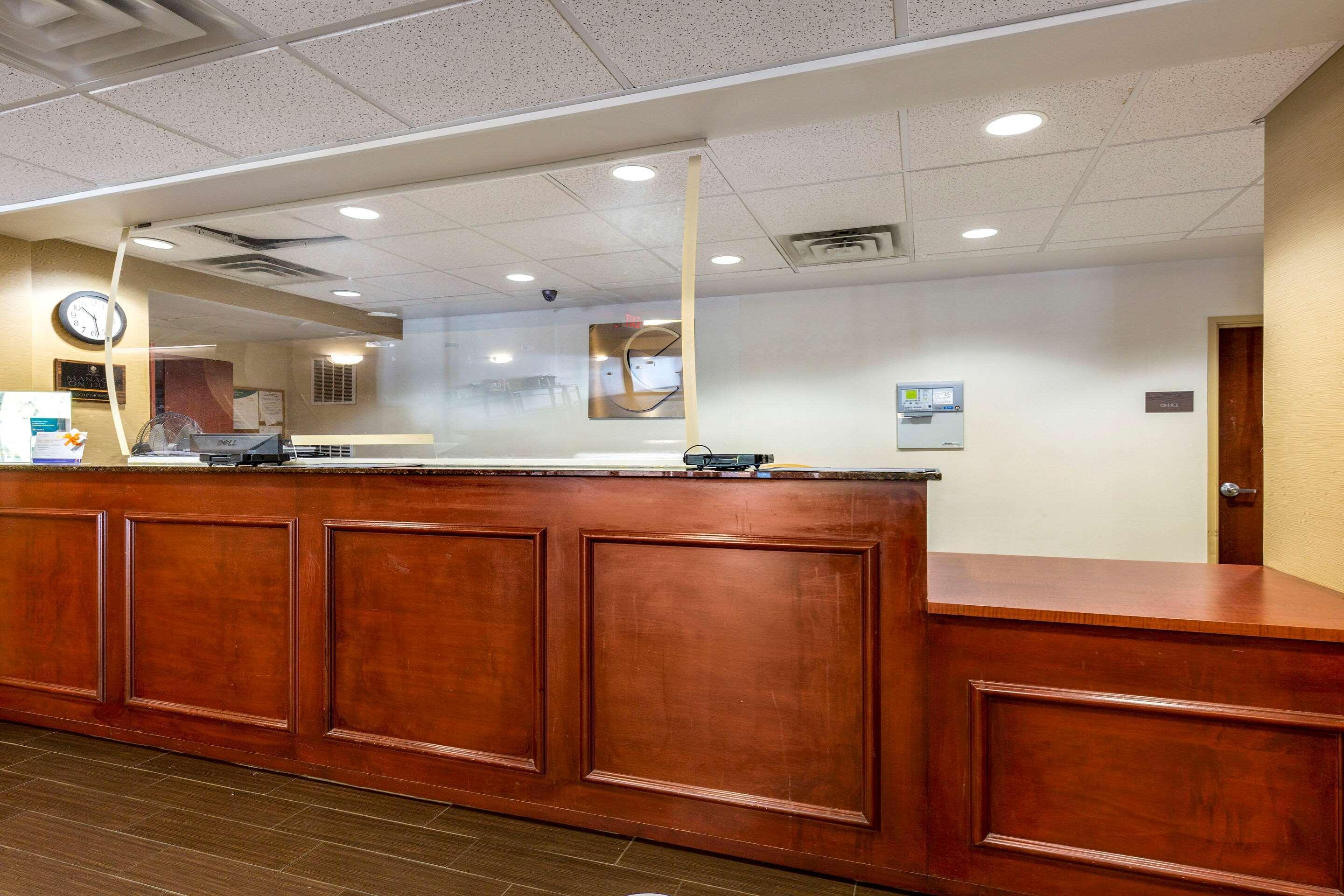 Comfort Inn & Suites Cambridge Εξωτερικό φωτογραφία