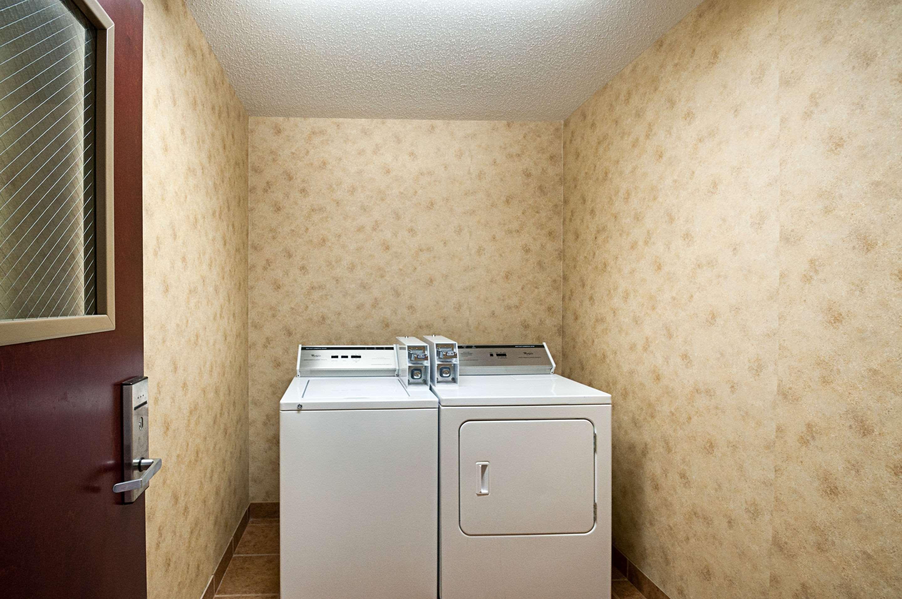 Comfort Inn & Suites Cambridge Εξωτερικό φωτογραφία