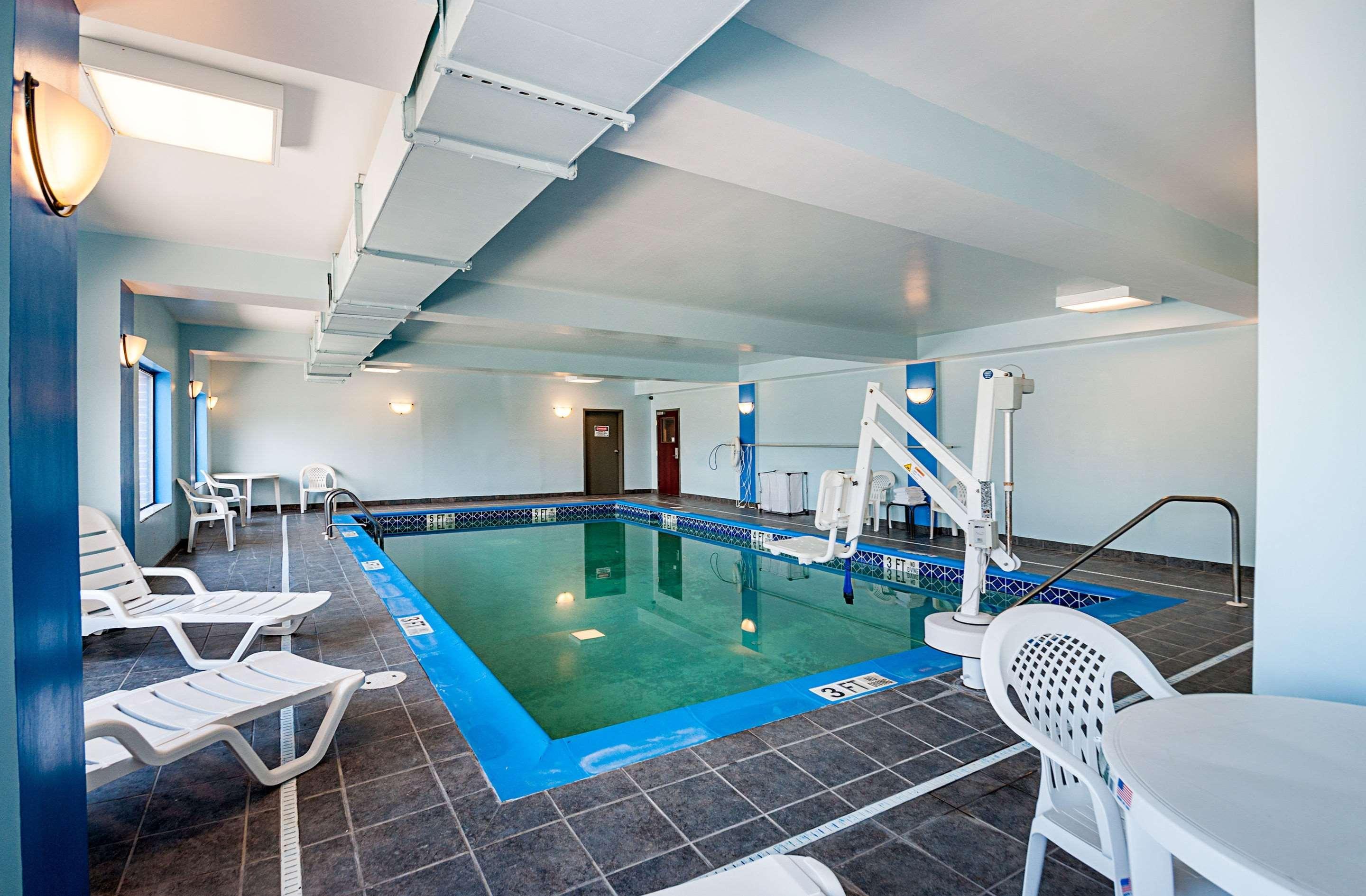 Comfort Inn & Suites Cambridge Εξωτερικό φωτογραφία