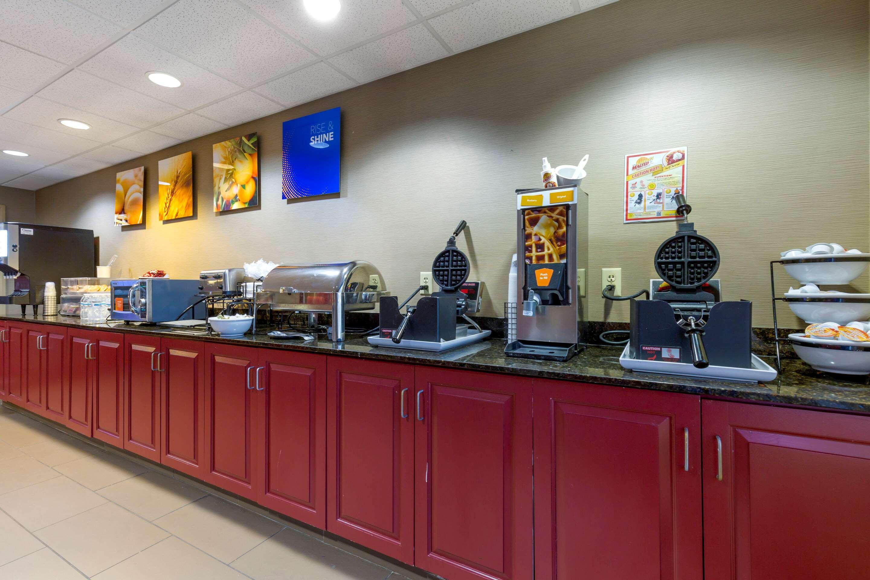 Comfort Inn & Suites Cambridge Εξωτερικό φωτογραφία
