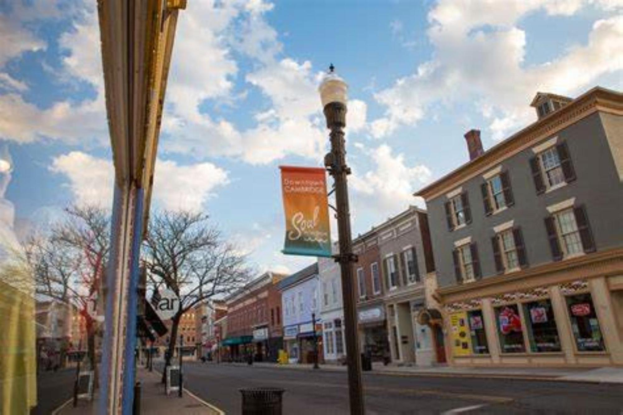 Comfort Inn & Suites Cambridge Εξωτερικό φωτογραφία